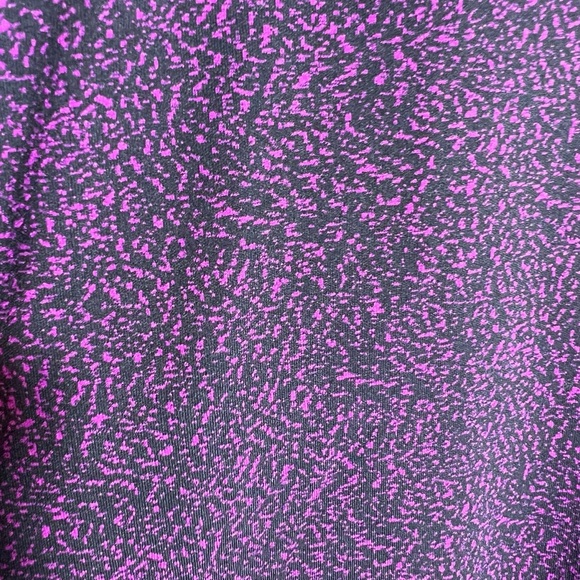 Athleta Ultimate Stash Textured 7/8 Tight, Purple Black Design, Size XL - Picture 6 of 9